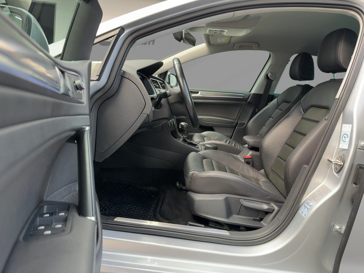Golf VII E-Golf Wärmep. ACC Navi LED Leder Kamera Lane Ass. Bluet. Sitzh.