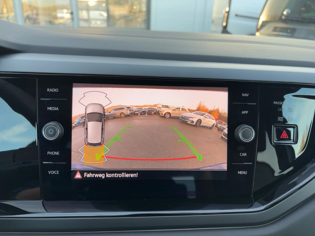 Polo 1.0 TSI R-Line ab 3,99% Navi LED-Matrix Pano Kamera Bluet. Sitzh.