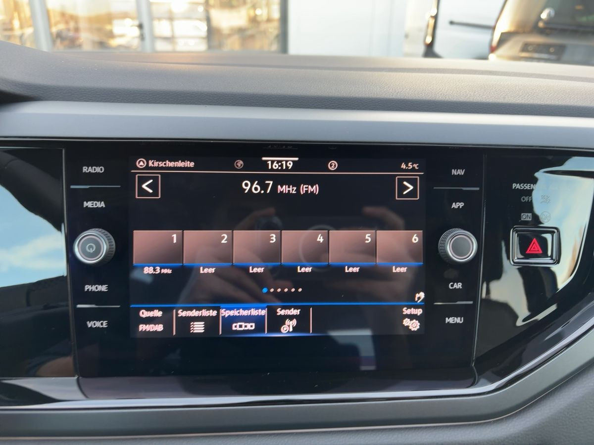 Polo 1.0 TSI R-Line ab 3,99% Navi LED-Matrix Pano Kamera Bluet. Sitzh.