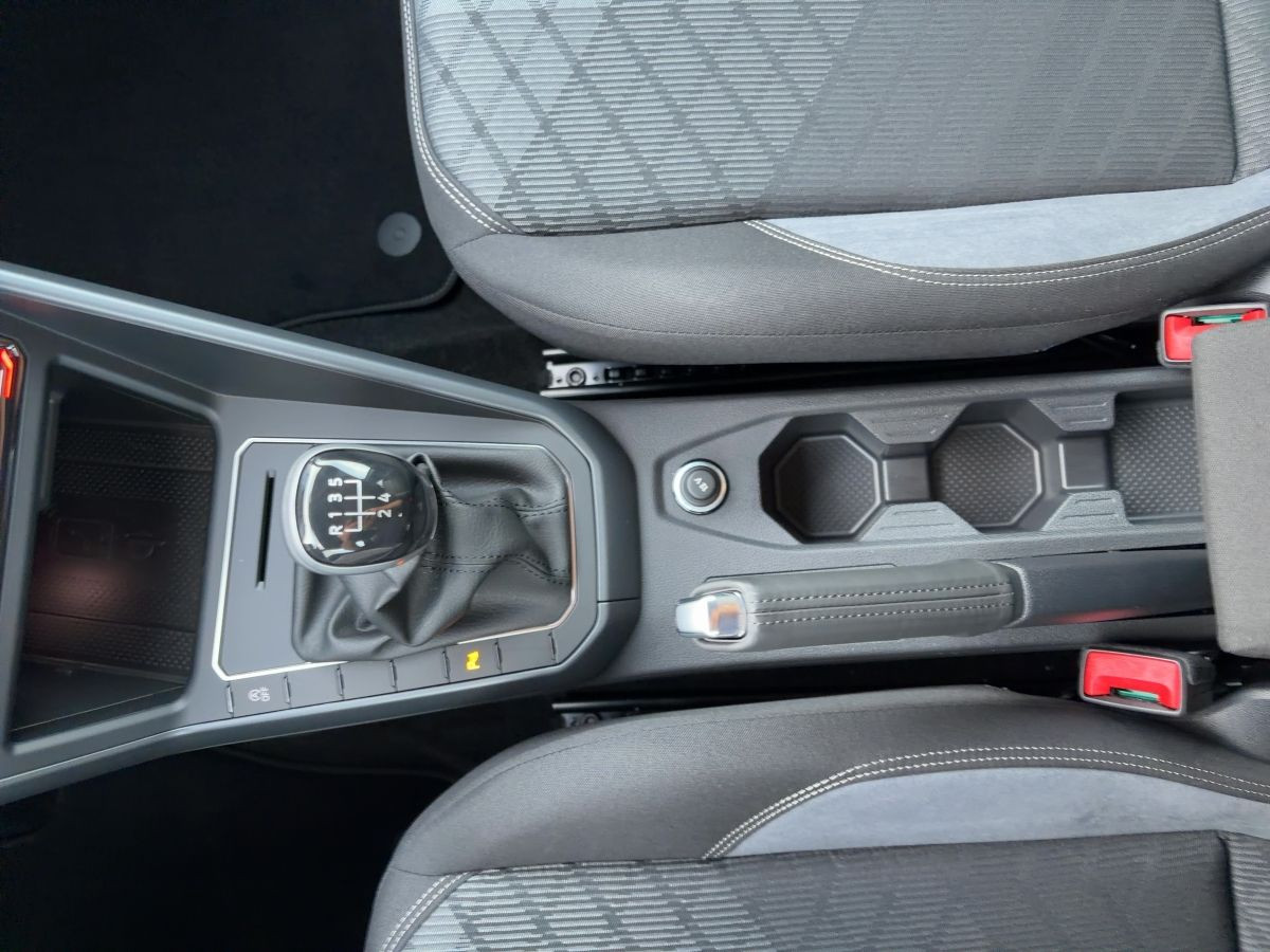 Polo 1.0 TSI R-Line ab 3,99% Navi LED-Matrix Pano Kamera Bluet. Sitzh.