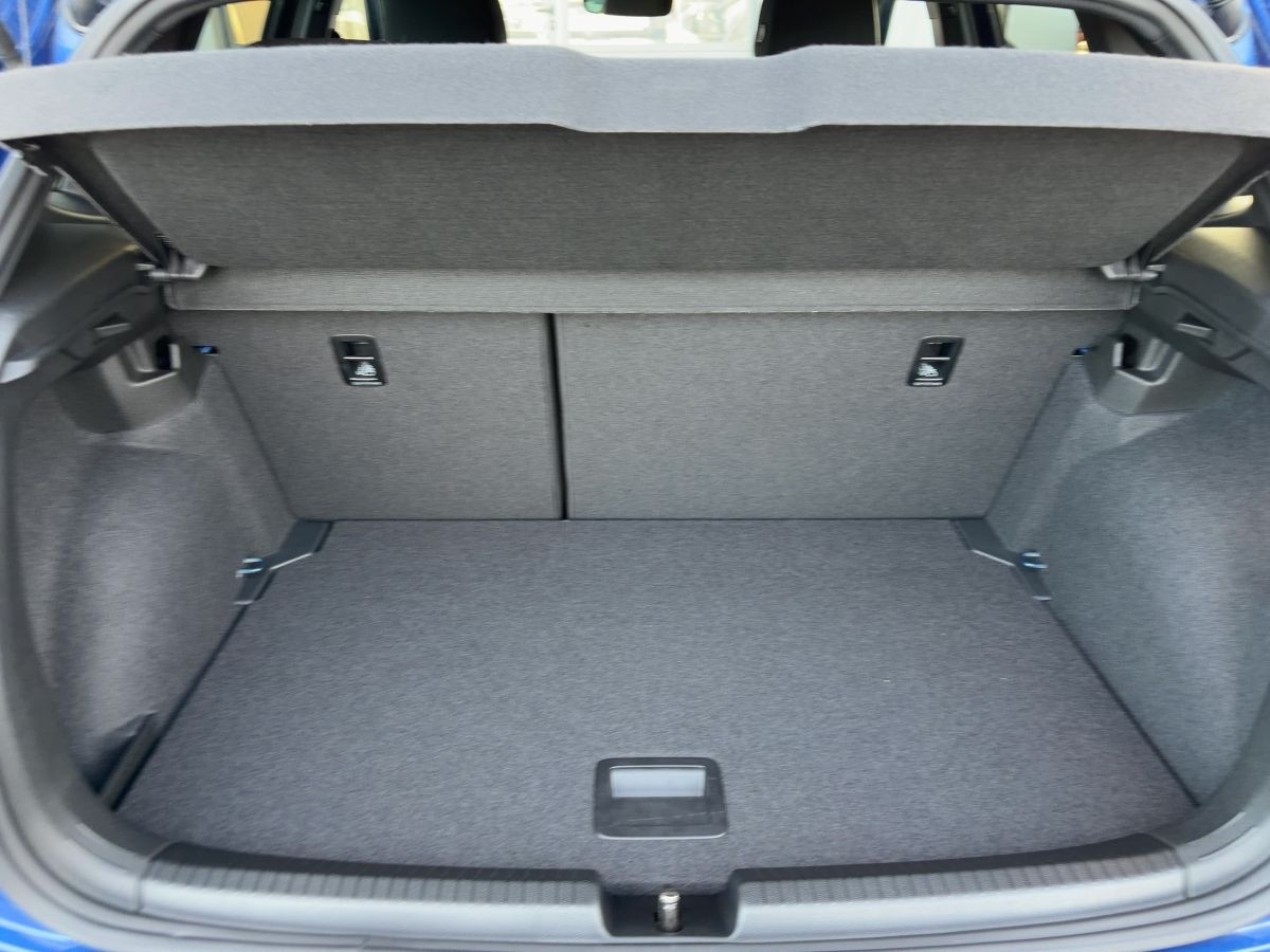 Polo 1.0 TSI R-Line ab 3,99% Navi LED-Matrix Pano Kamera Bluet. Sitzh.