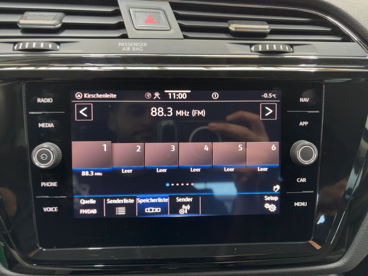 Touran 2.0 TDI DSG Highline 3,99% AHK ACC Navi LED Climatronic Bluet. Sitzh.