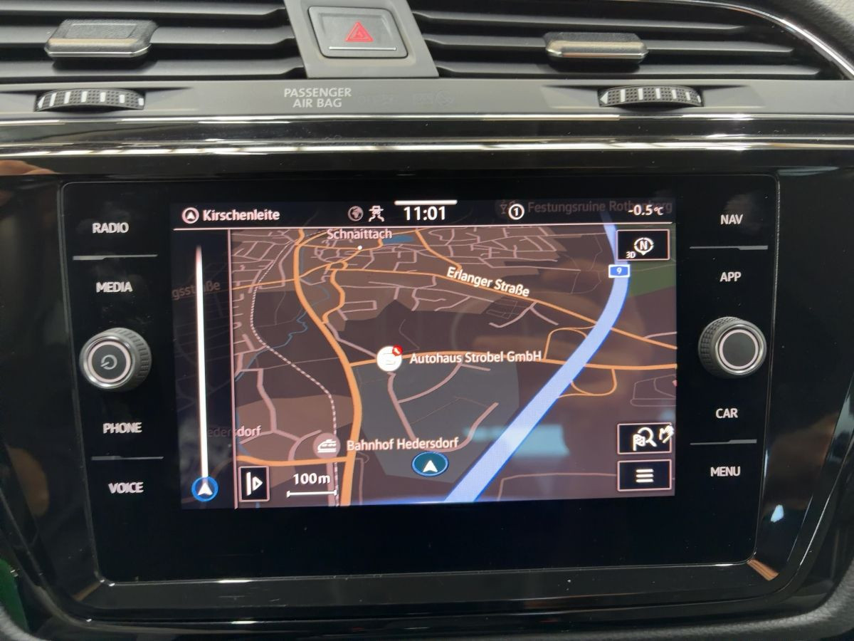 Touran 2.0 TDI DSG Highline 3,99% AHK ACC Navi LED Climatronic Bluet. Sitzh.