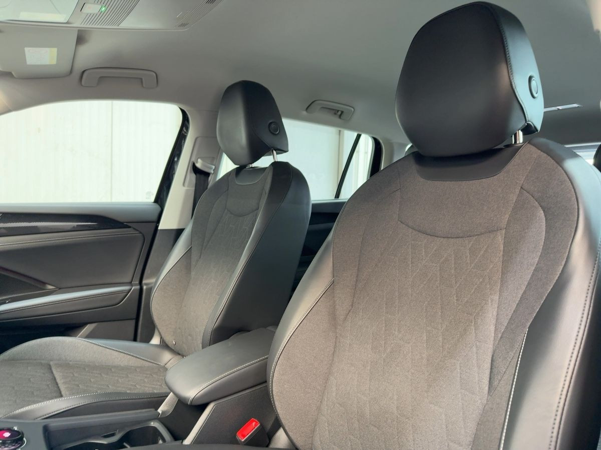 Tayron 2.0 TDI DSG 4M Life 7-Sitze ACC DCC AHK Navi Area View LED-Matrix