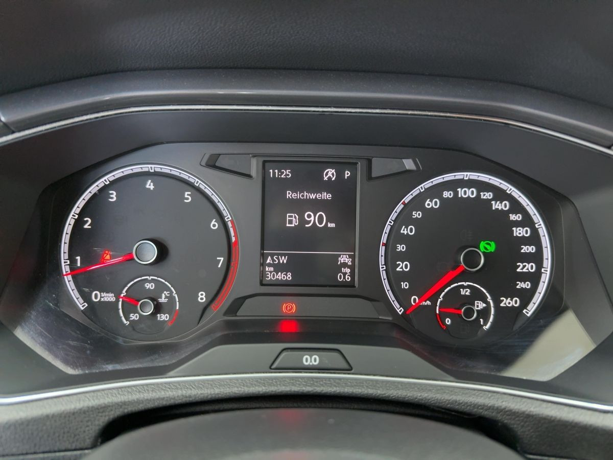 T-Roc 1.5 TSI DSG R-Line Navi Kamera Climatronic Lane Ass. Sitzh.