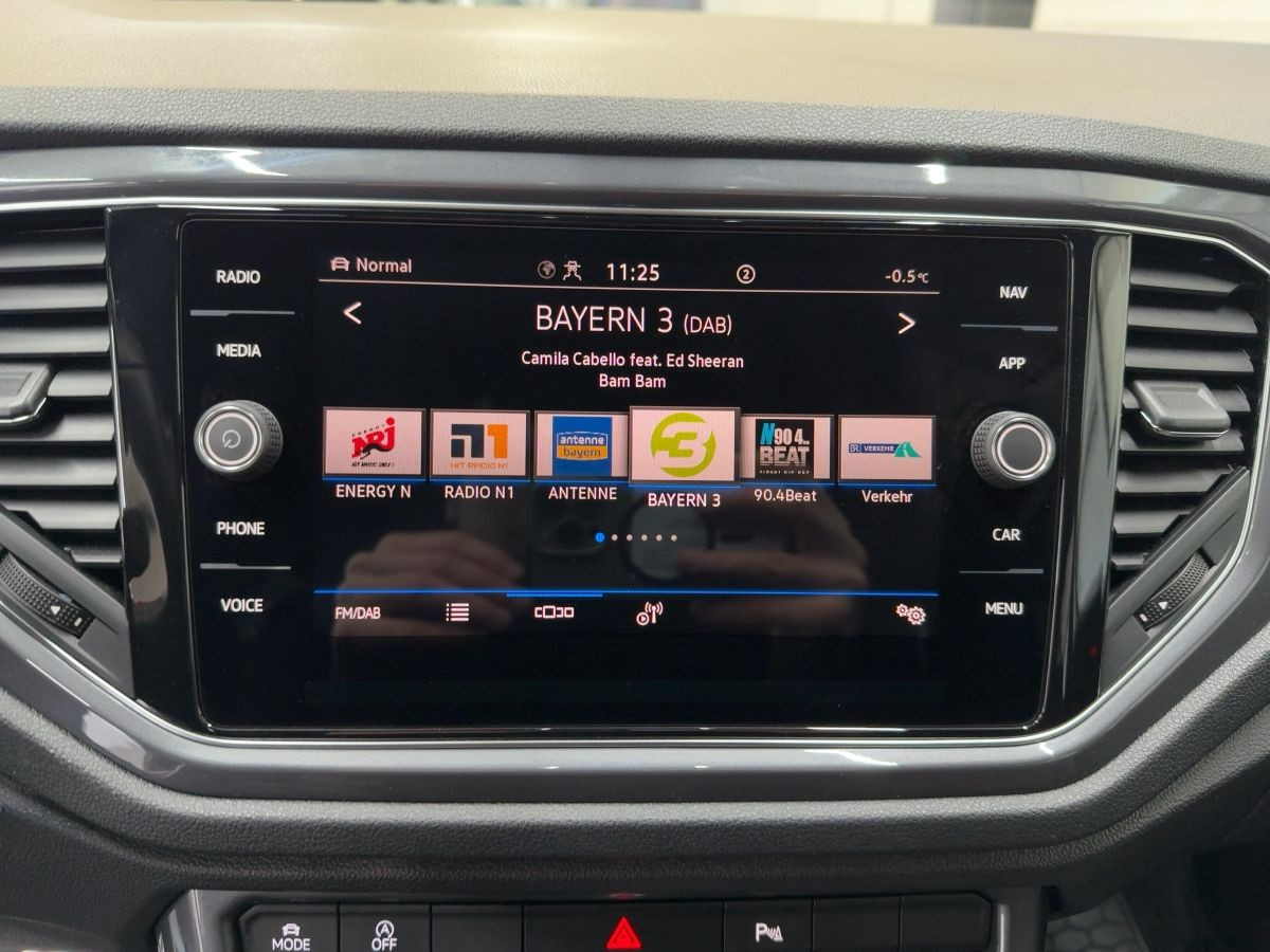 T-Roc 1.5 TSI DSG R-Line Navi Kamera Climatronic Lane Ass. Sitzh.