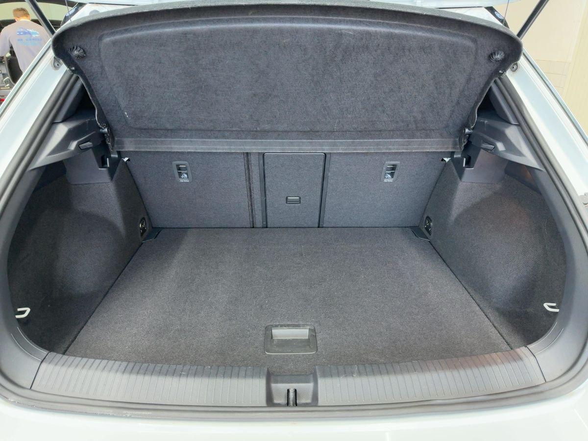 T-Roc 1.5 TSI DSG R-Line Navi Kamera Climatronic Lane Ass. Sitzh.