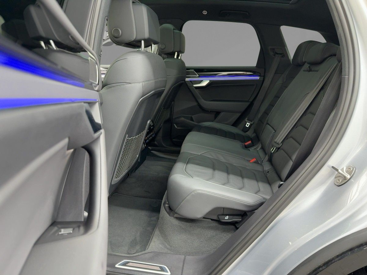 Touareg 4.0 V8 TDI DSG 4M R-Line ab 3,99% AHK Navi Standh. Pano LED-Matrix Luft