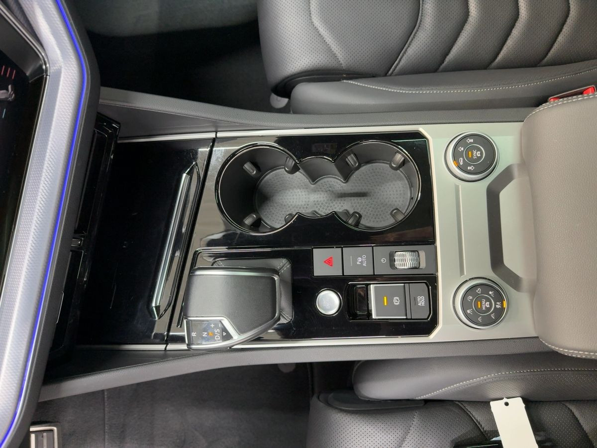 Touareg 4.0 V8 TDI DSG 4M R-Line ab 3,99% AHK Navi Standh. Pano LED-Matrix Luft