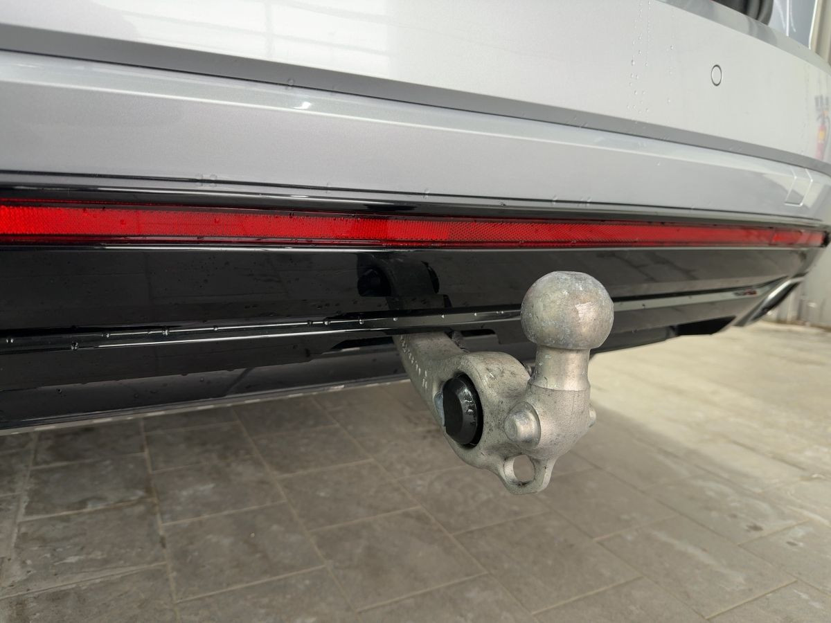 Touareg 4.0 V8 TDI DSG 4M R-Line ab 3,99% AHK Navi Standh. Pano LED-Matrix Luft