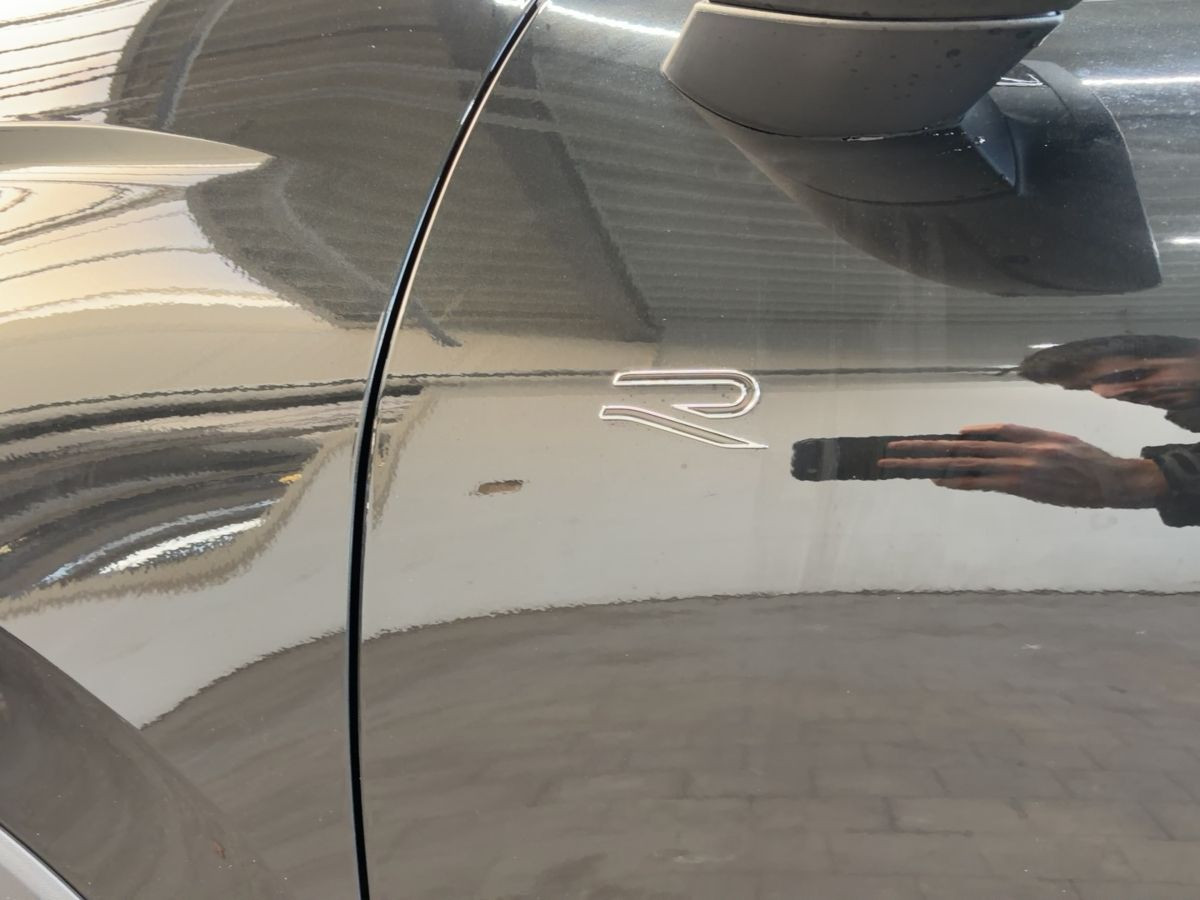 T-Roc R-Line 1.5 eTSI 110 kW 7-Gang-DSG LED Navi