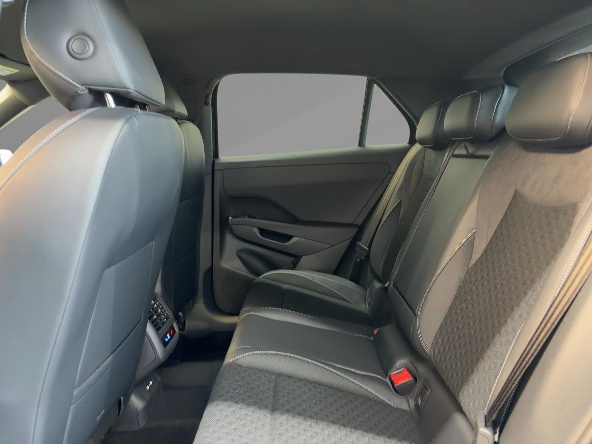 T-Roc R-Line 1.5 eTSI 110 kW 7-Gang-DSG LED Navi