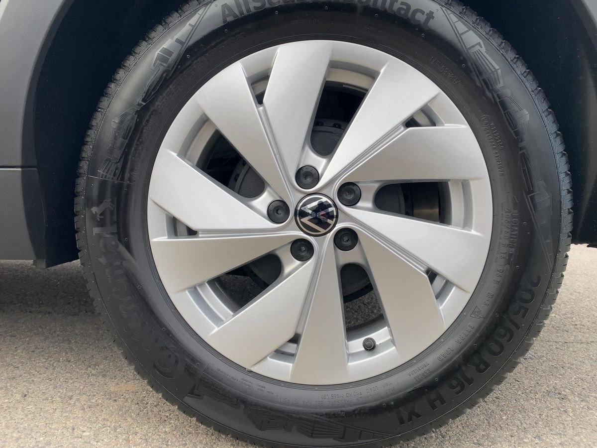 T-Cross Life 1.0 TSI 70 kW 5-Gang LED Klima DAB
