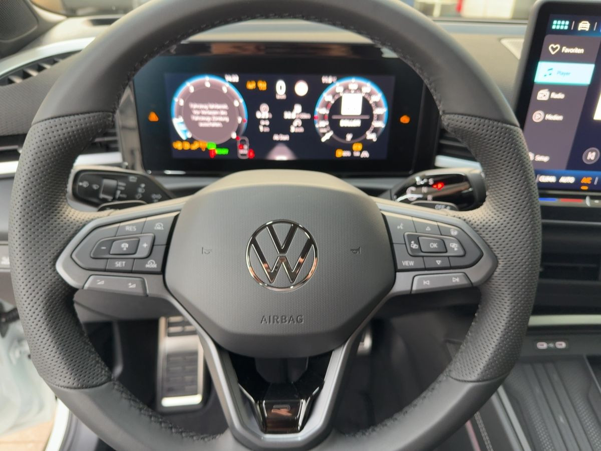 T-Roc R-Line 1.5 eTSI 110kW 7-Gang-DSG LED Klima