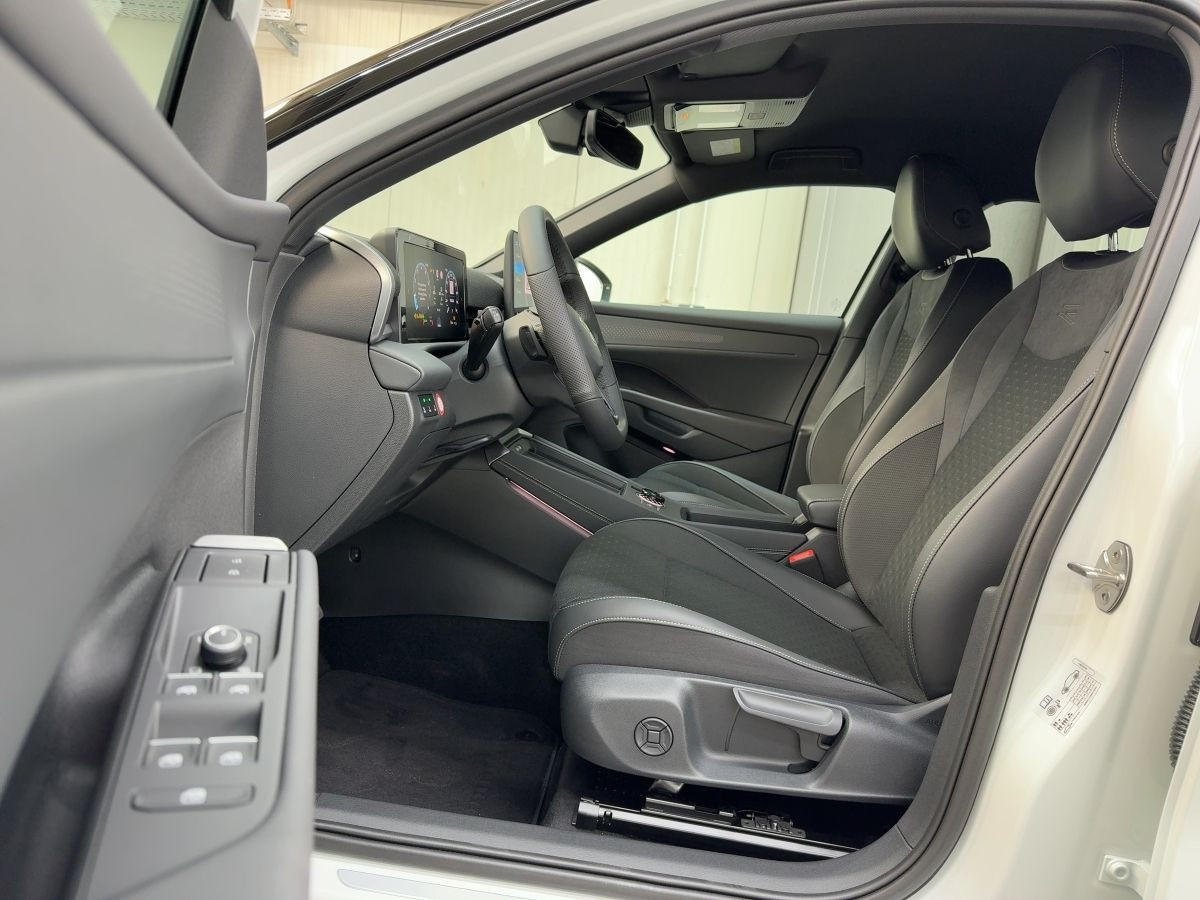 T-Roc R-Line 1.5 eTSI 110kW 7-Gang-DSG LED Klima