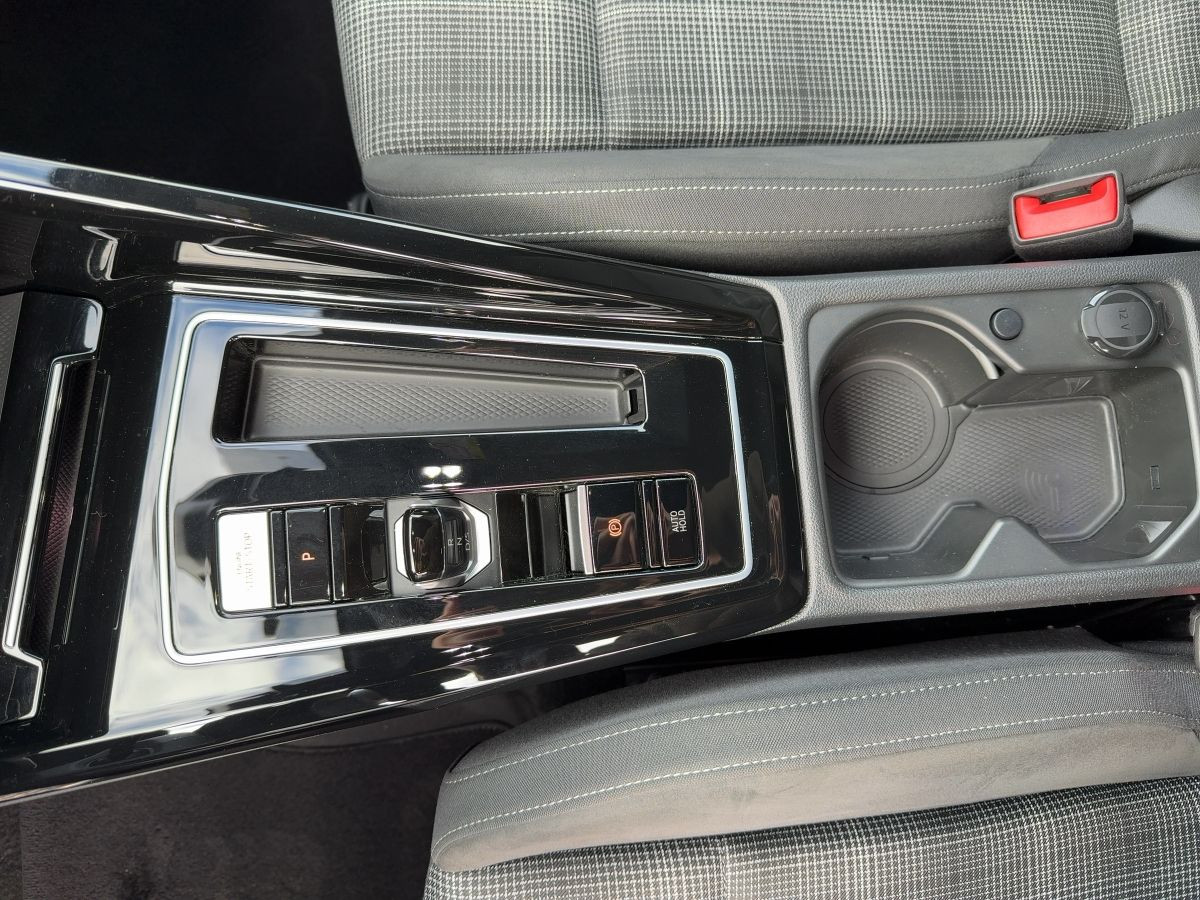 Golf VIII GTD 2.0 TDI DSG BLACK STYLE ACC DCC Navi LED-Matrix HarmanKardon Bluet.