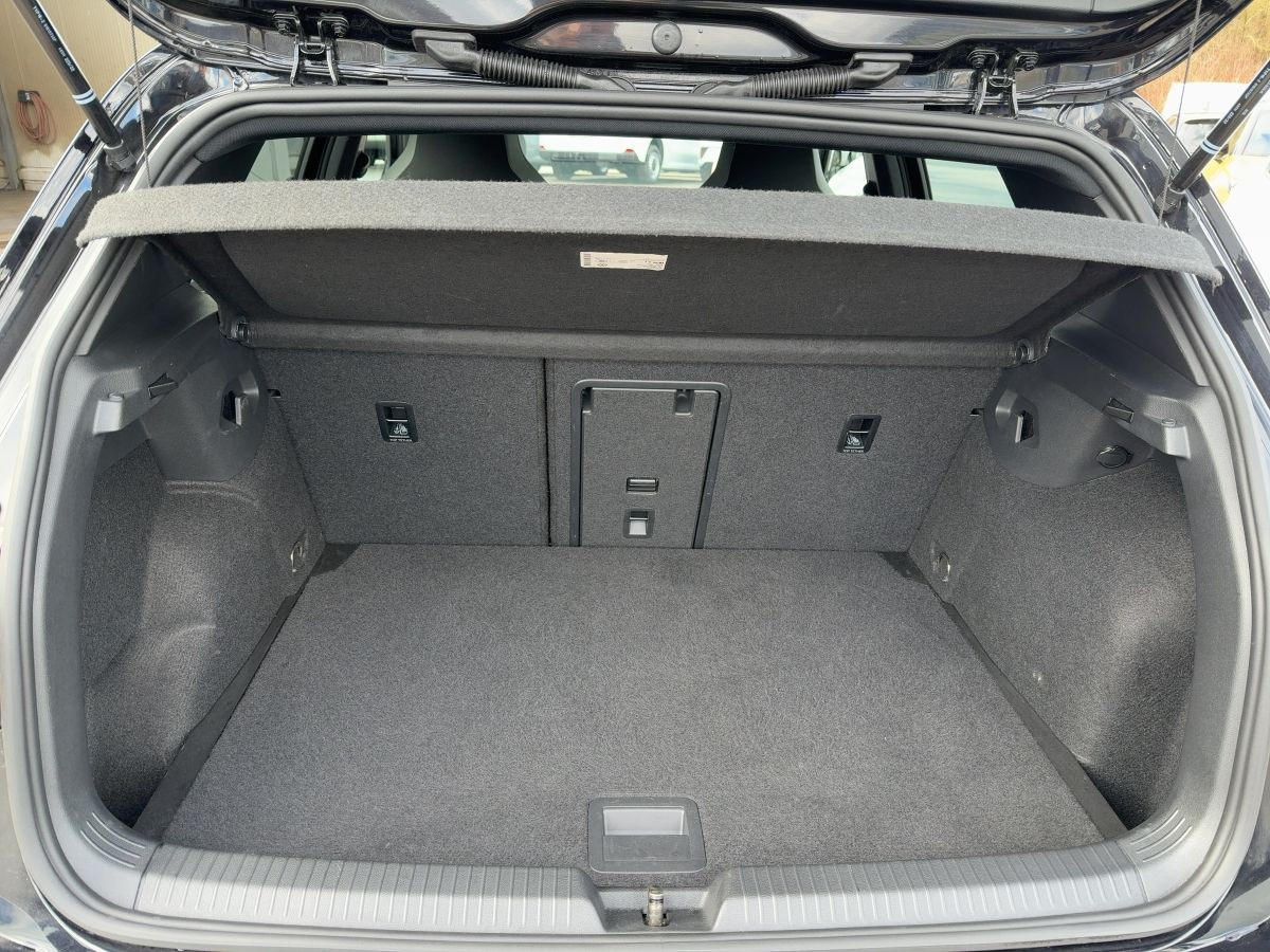 Golf VIII GTD 2.0 TDI DSG BLACK STYLE ACC DCC Navi LED-Matrix HarmanKardon Bluet.