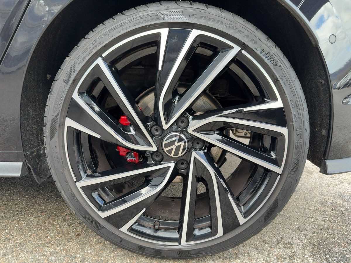 Golf VIII GTD 2.0 TDI DSG BLACK STYLE ACC DCC Navi LED-Matrix HarmanKardon Bluet.