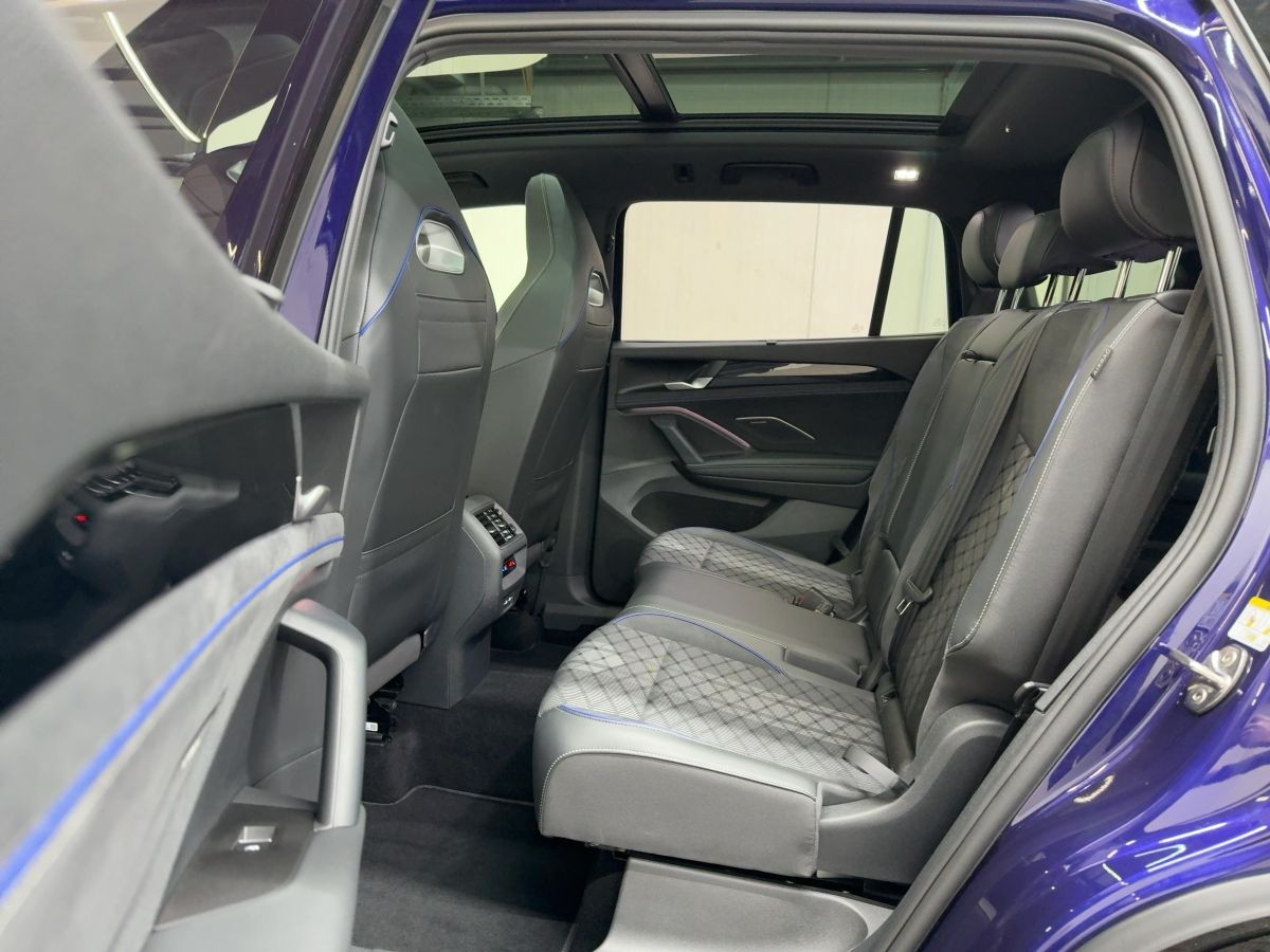 Tayron 2.0 TDI DSG 4M R-Line ab 3,99% 7-Sitzer AHK Navi Standh. HarmanKardon