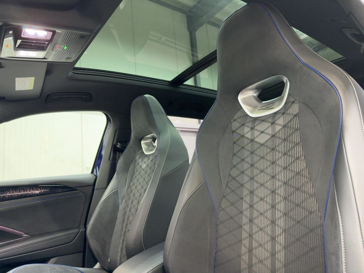 Tayron 2.0 TDI DSG 4M R-Line ab 3,99% 7-Sitzer AHK Navi Standh. HarmanKardon