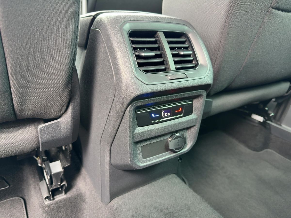 Tiguan 1.4 TSI DSG eHybrid Elegance AHK LED-Matrix Navi Kamera Side-Ass Sitzhzg