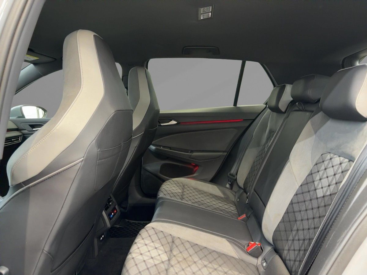 Golf VIII 1.5 TSI R-Line Navi ACC AHK Kamera Park Ass. Keyless Bluet. Sitzh. XDS