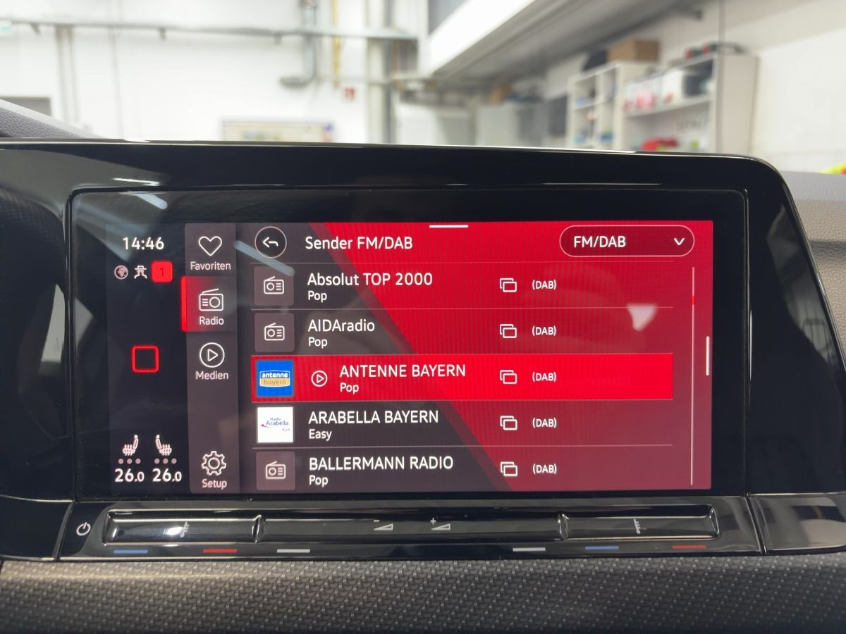 Golf VIII 1.5 TSI R-Line Navi ACC AHK Kamera Park Ass. Keyless Bluet. Sitzh. XDS