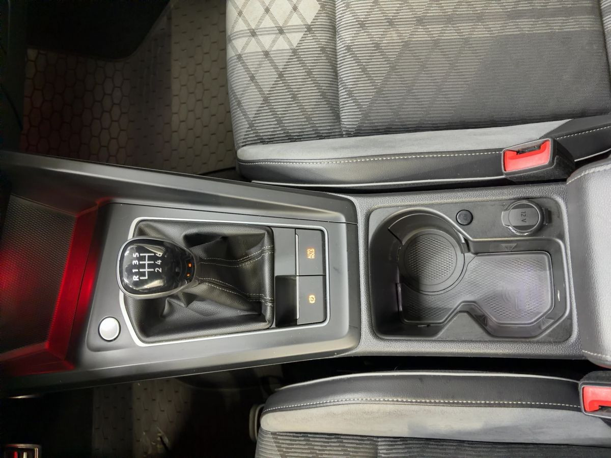 Golf VIII 1.5 TSI R-Line Navi ACC AHK Kamera Park Ass. Keyless Bluet. Sitzh. XDS