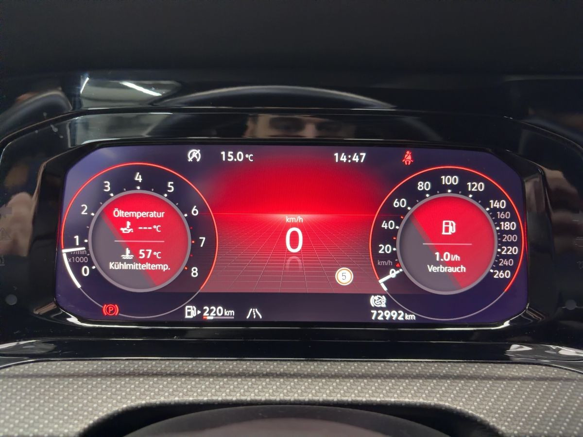 Golf VIII 1.5 TSI R-Line Navi ACC AHK Kamera Park Ass. Keyless Bluet. Sitzh. XDS