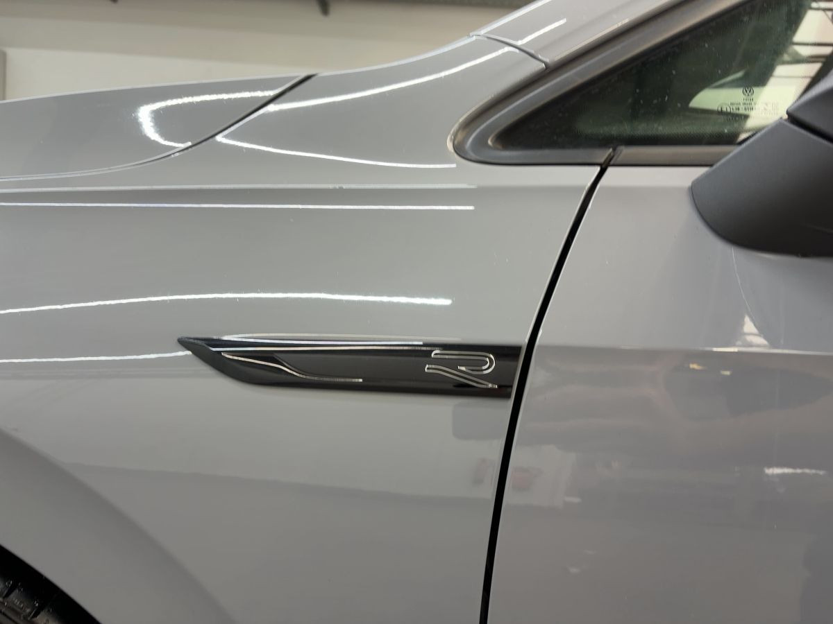 Golf VIII 1.5 TSI R-Line Navi ACC AHK Kamera Park Ass. Keyless Bluet. Sitzh. XDS