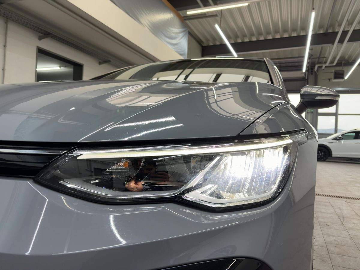 Golf VIII 1.5 TSI R-Line Navi ACC AHK Kamera Park Ass. Keyless Bluet. Sitzh. XDS