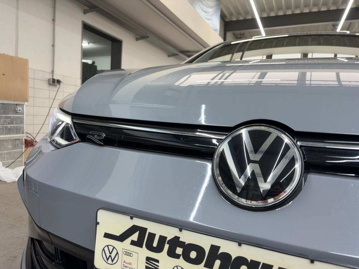 Golf VIII 1.5 TSI R-Line Navi ACC AHK Kamera Park Ass. Keyless Bluet. Sitzh. XDS