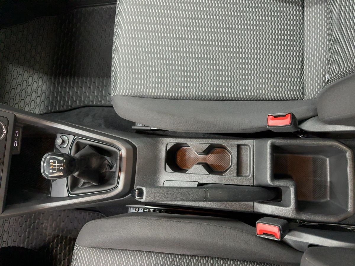 T-Cross 1.0 TSI Basis Lane Ass. Front Ass. Müdigk. DAB+ Kamera Bluet. Isofix.