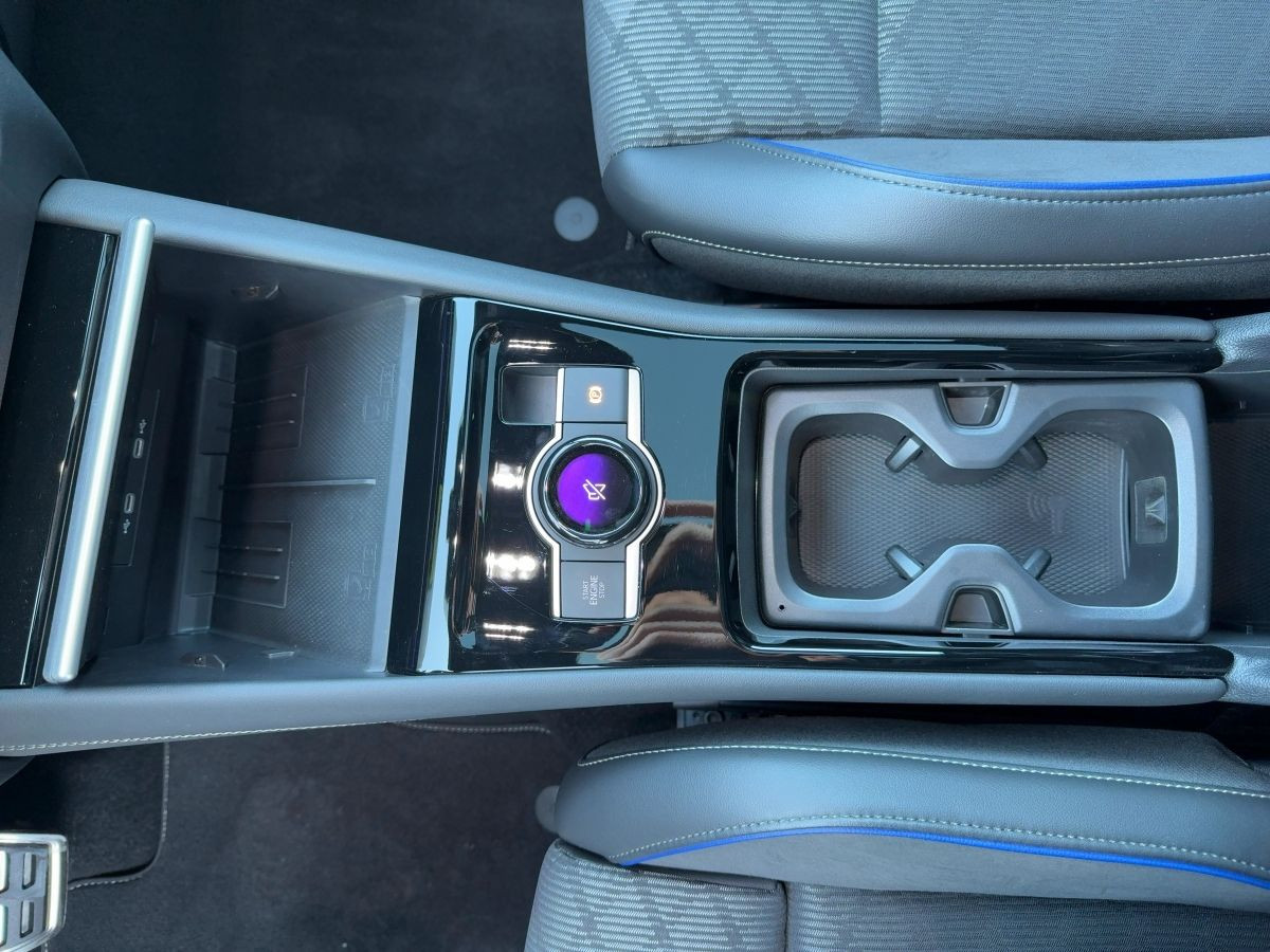 Tiguan 2.0 TSI DSG 4M R-Line ACC AHK DCC Navi LED Pano. Head UP 