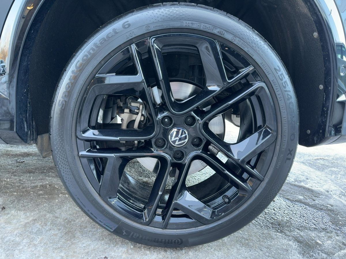 Tiguan 2.0 TSI DSG 4M R-Line ACC AHK DCC Navi LED Pano. Head UP 