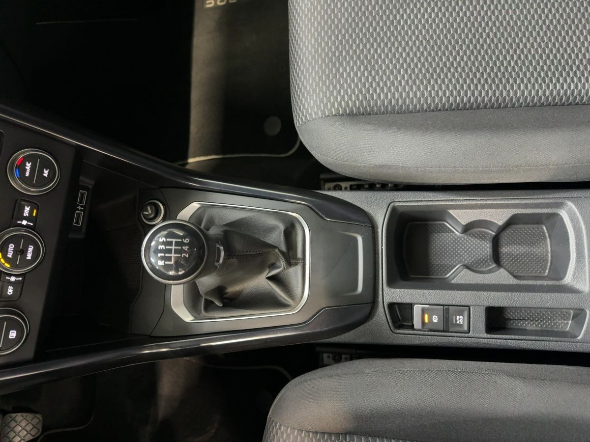 T-Roc 1.6 TDI AHK Navi Climatronic Einparkh. Bluet. Sitzh. DAB+