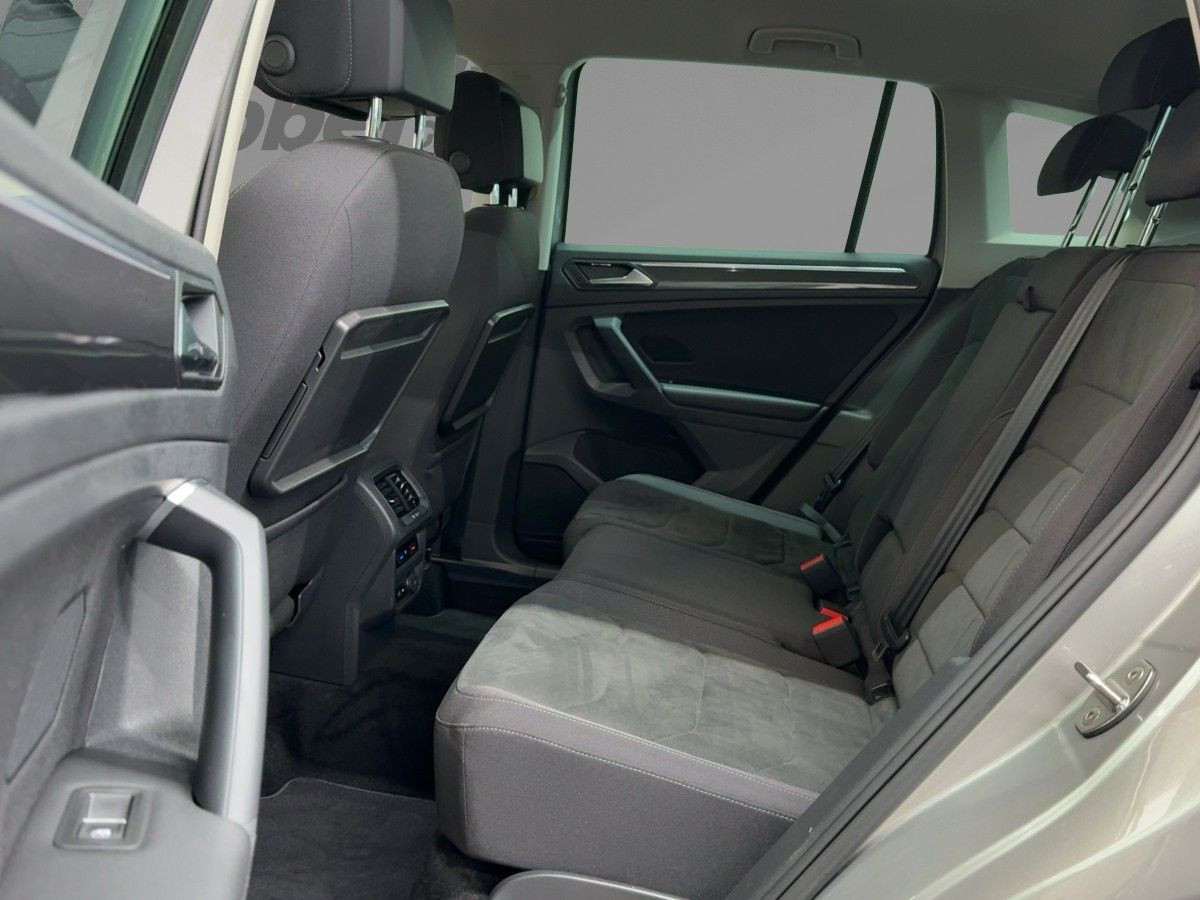 Tiguan 2.0 TDI DSG 4M Highline R-Line AHK ACC Navi LED Kamera Sitzh. Lane-Ass.