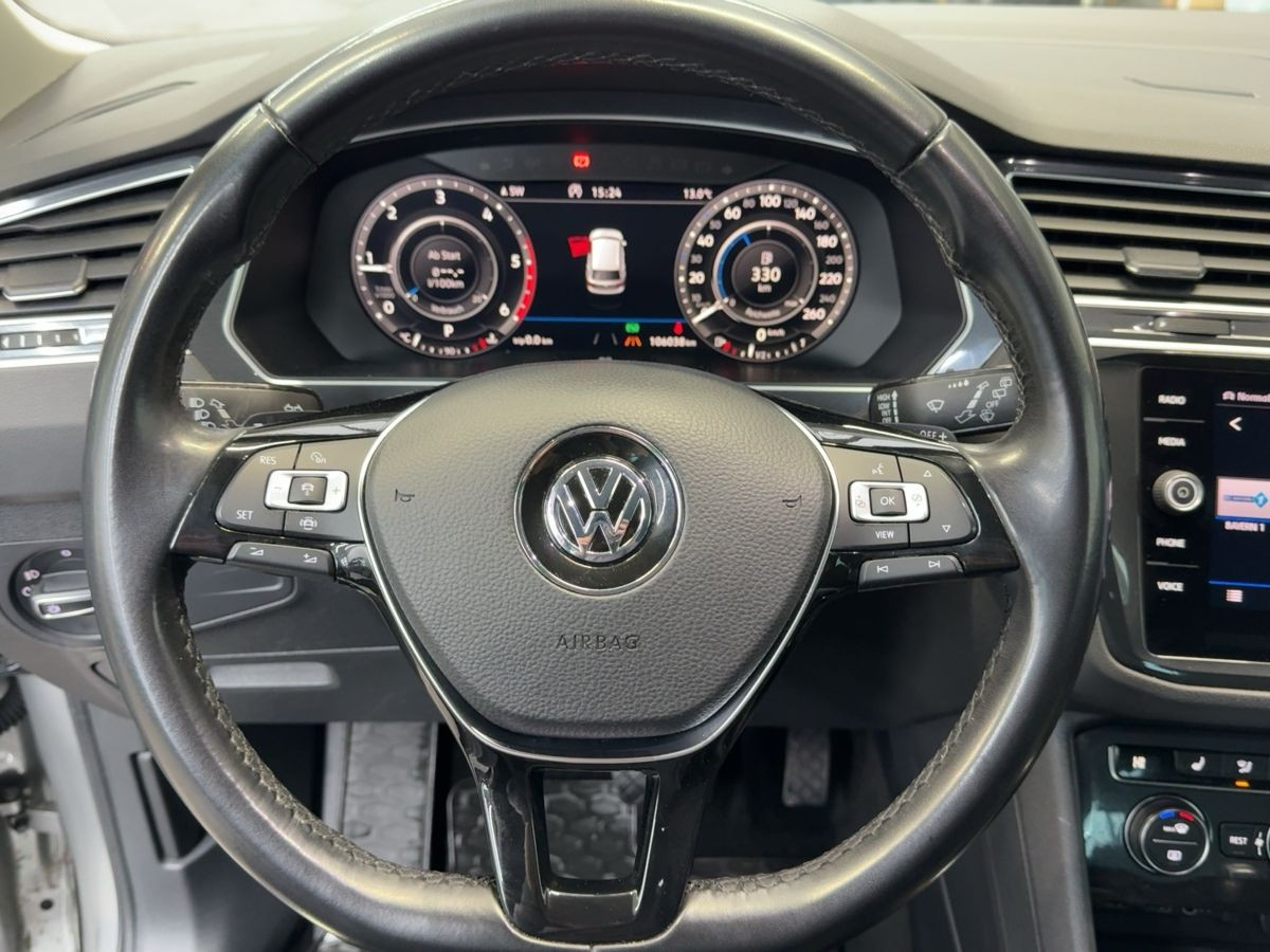 Tiguan 2.0 TDI DSG 4M Highline R-Line AHK ACC Navi LED Kamera Sitzh. Lane-Ass.