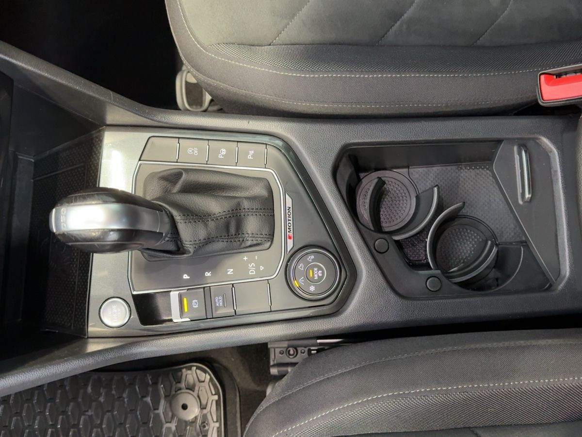 Tiguan 2.0 TDI DSG 4M Highline R-Line AHK ACC Navi LED Kamera Sitzh. Lane-Ass.