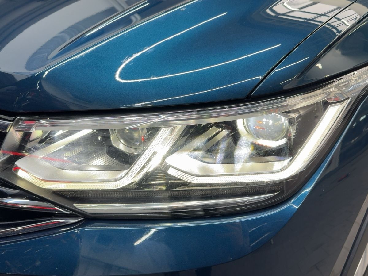 Tiguan 2.0 TDI DSG 4M R-Line ACC AHK Navi Pano. Kamera Ambiente Sitzh. Lane-Ass