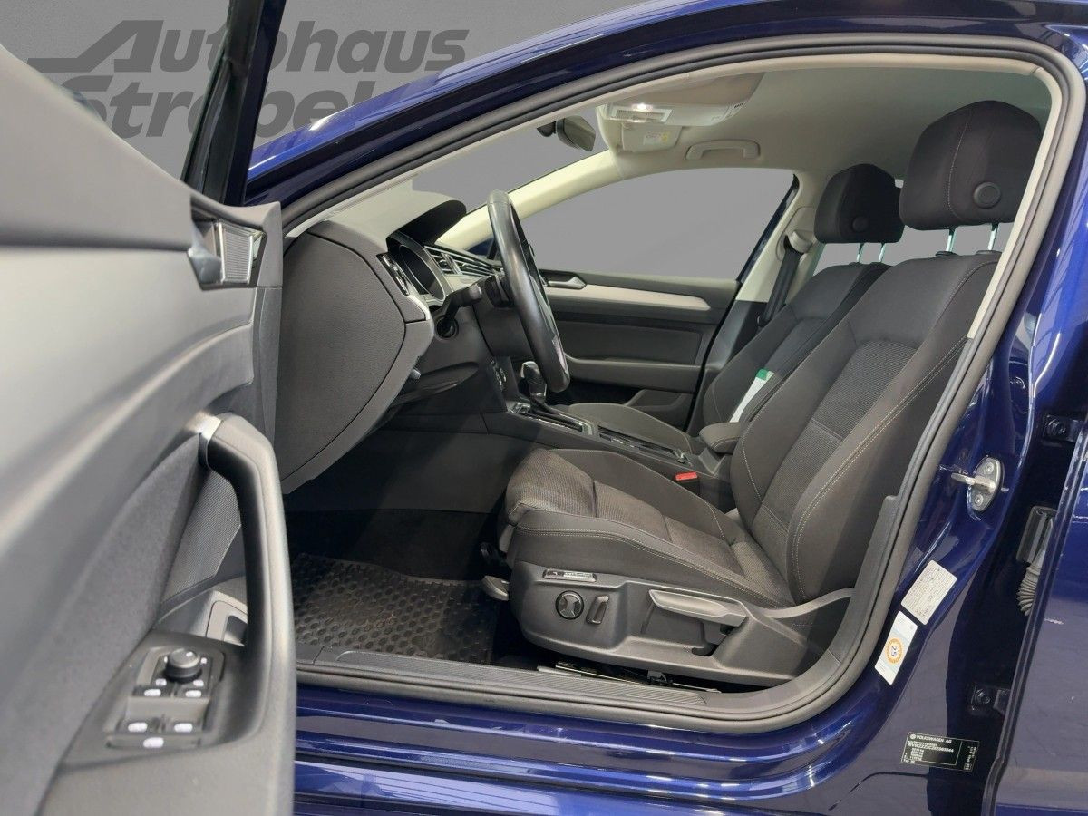 Passat Variant 2.0 TDI DSG Comfortline ACC AHK Navi Standh. Einparkh. Bluet. Sitzh.