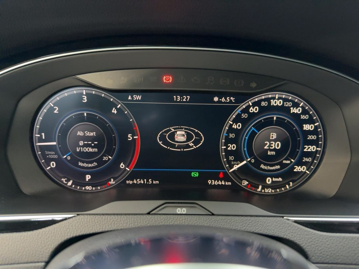 Passat Variant 2.0 TDI DSG 4M Highline R-Line ACC AHK Navi LED Leder Kamera 