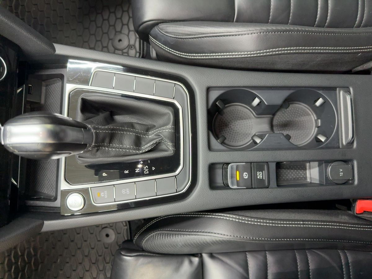 Passat Variant 2.0 TDI DSG 4M Highline R-Line ACC AHK Navi LED Leder Kamera 