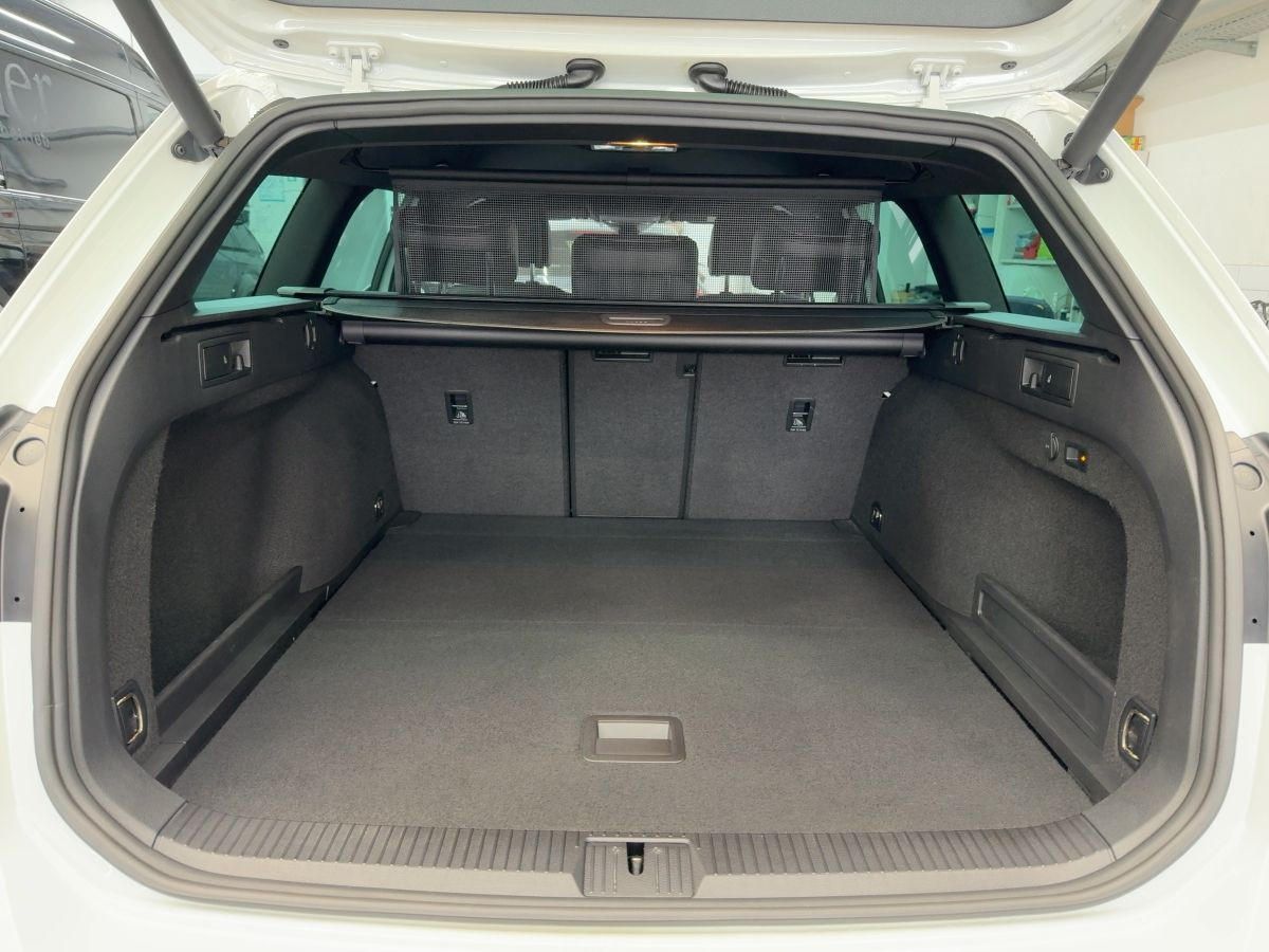 Passat Variant 2.0 TDI DSG 4M Highline R-Line ACC AHK Navi LED Leder Kamera 