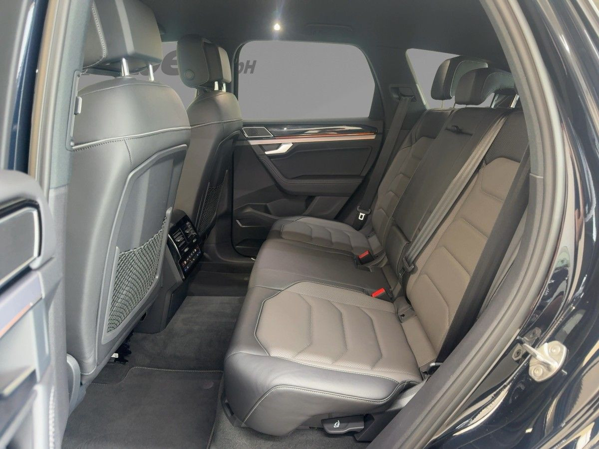 Touareg 3.0 V6 TDI DSG 4M R-Line ACC AHK Navi Luft LED-Matrix 