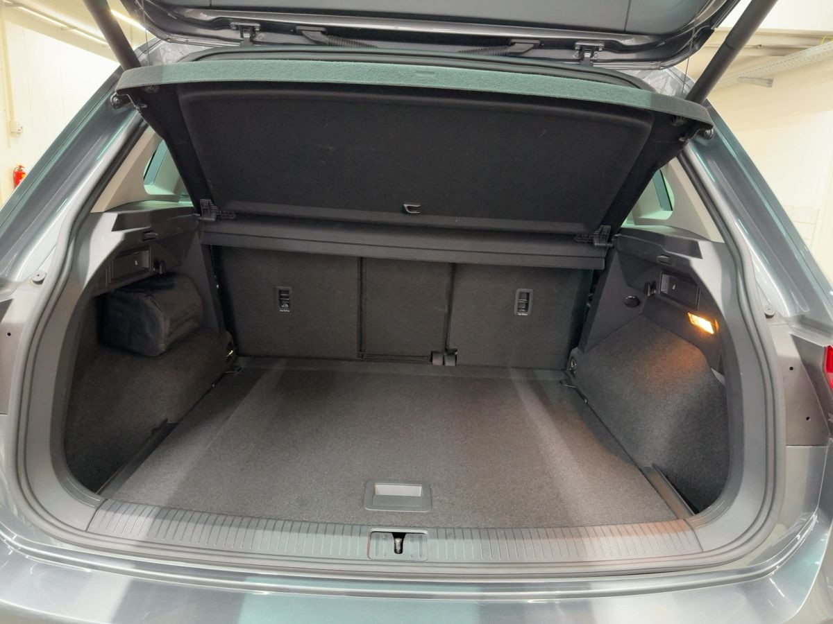 Tiguan 1.5 TSI DSG Highline ACC LED Navi Climatronic Kamera Sitzh. Lane-Ass.
