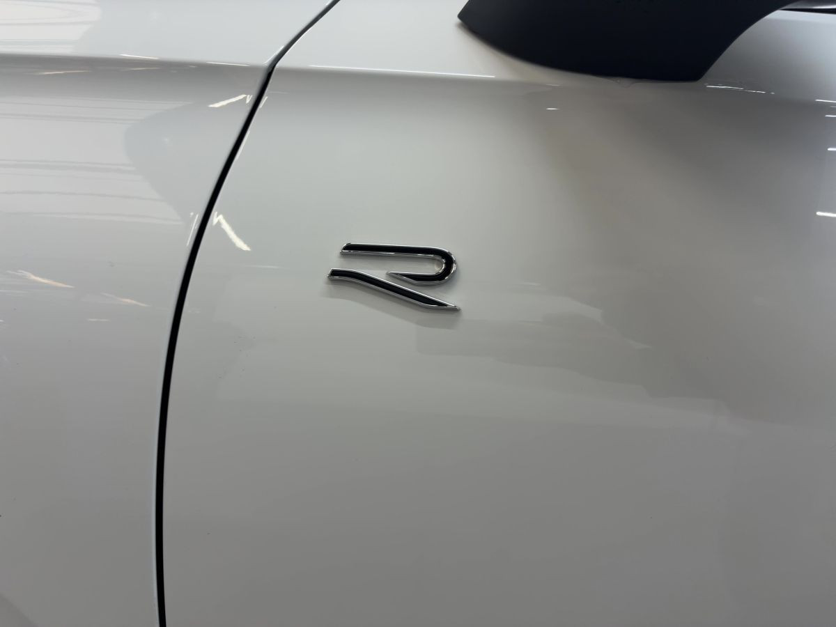 Tiguan R-Line 2.0 TDI SCR 110 kW 7-Gang-DSG LED