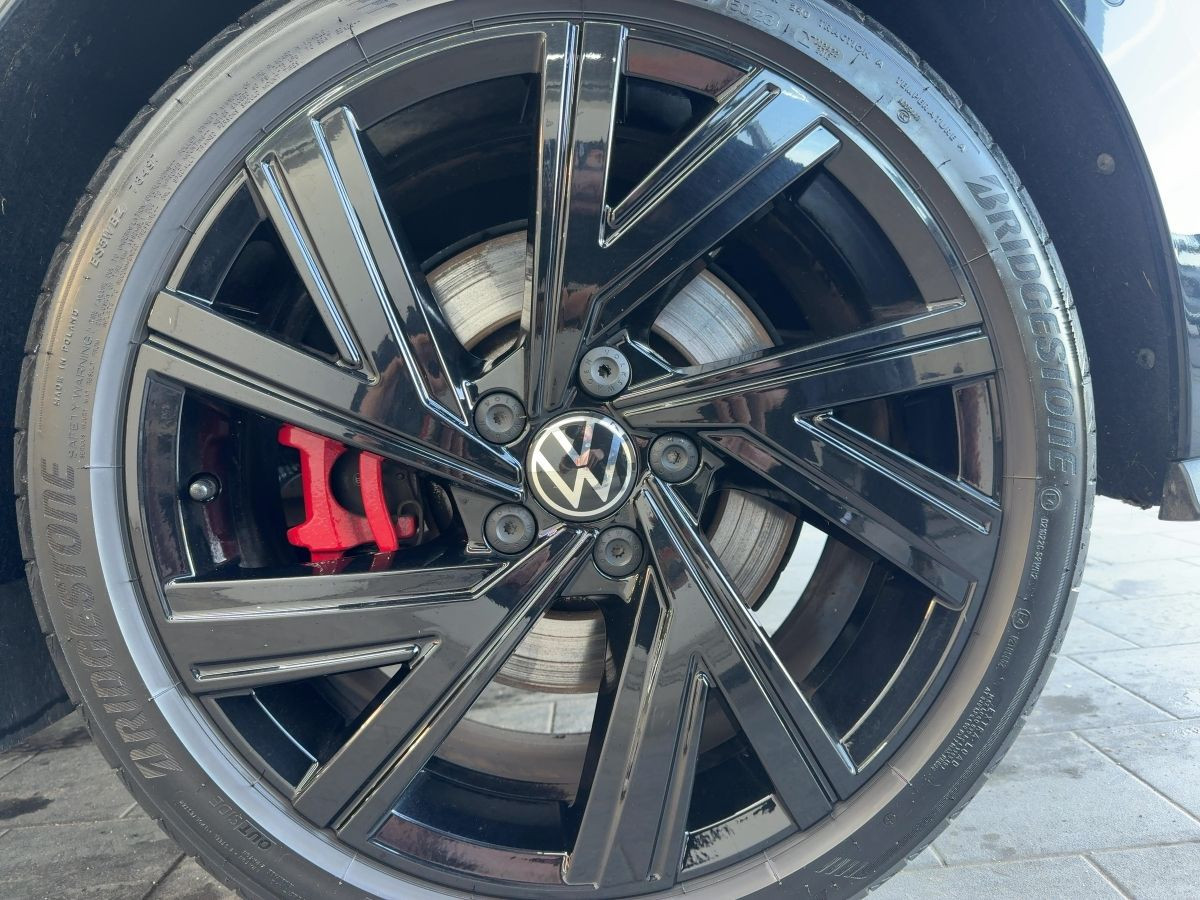 Golf VIII GTI 2.0 TSI ACC DCC AHK Navi LED-Matrix 