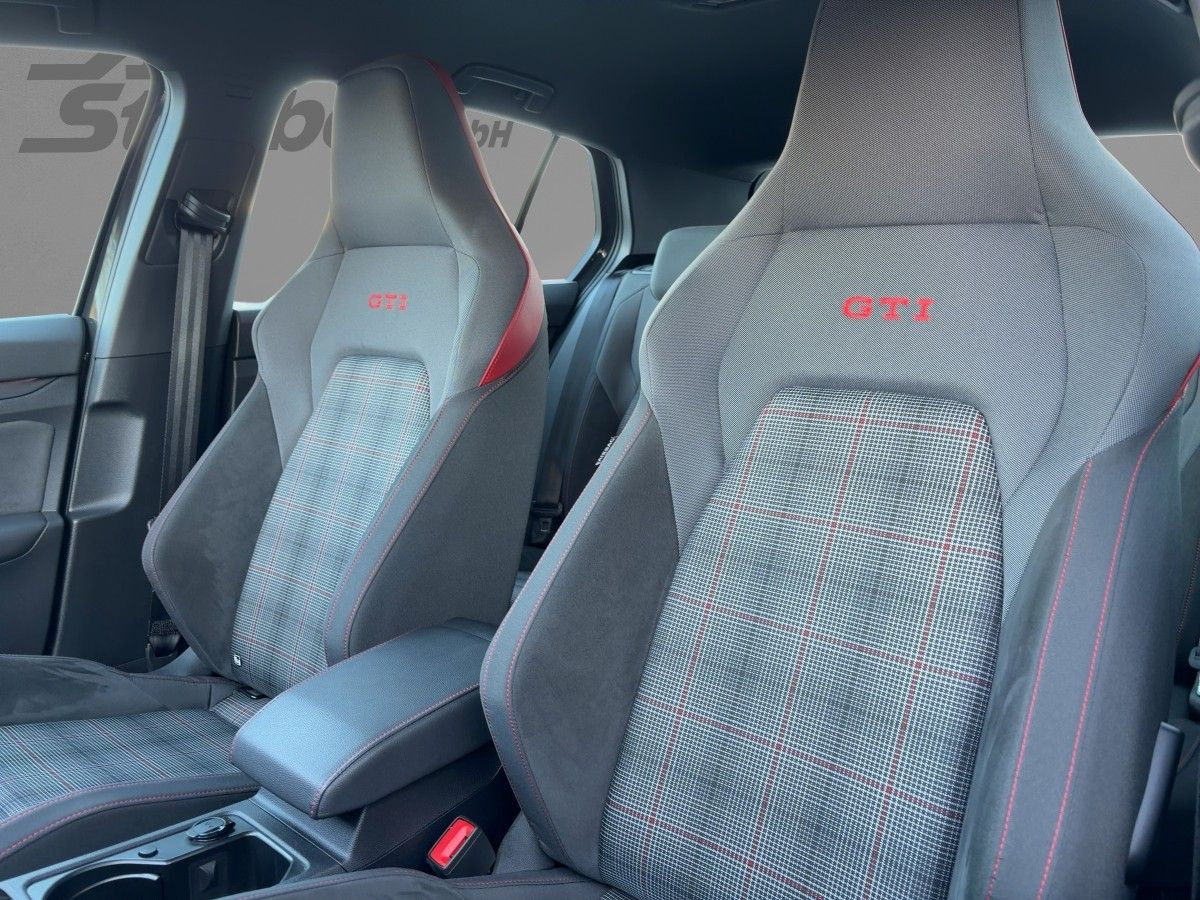 Golf VIII GTI 2.0 TSI DSG ACC LED Climatronic Sitzh. Lane-Ass. Bluet. DAB+