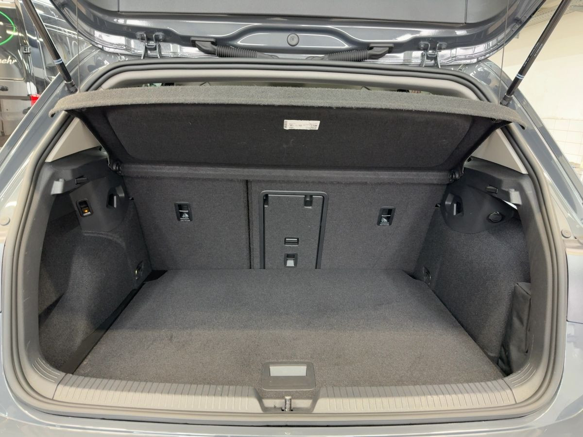 Golf VIII 1.5 eTSI DSG 